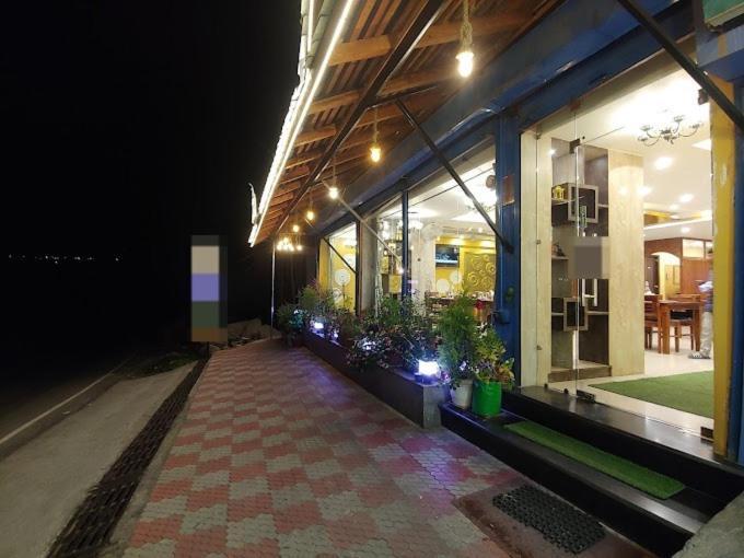 Hotel Saint Palampur Bagian luar foto